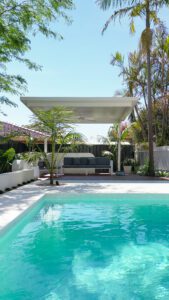 luxe cantilever pergola